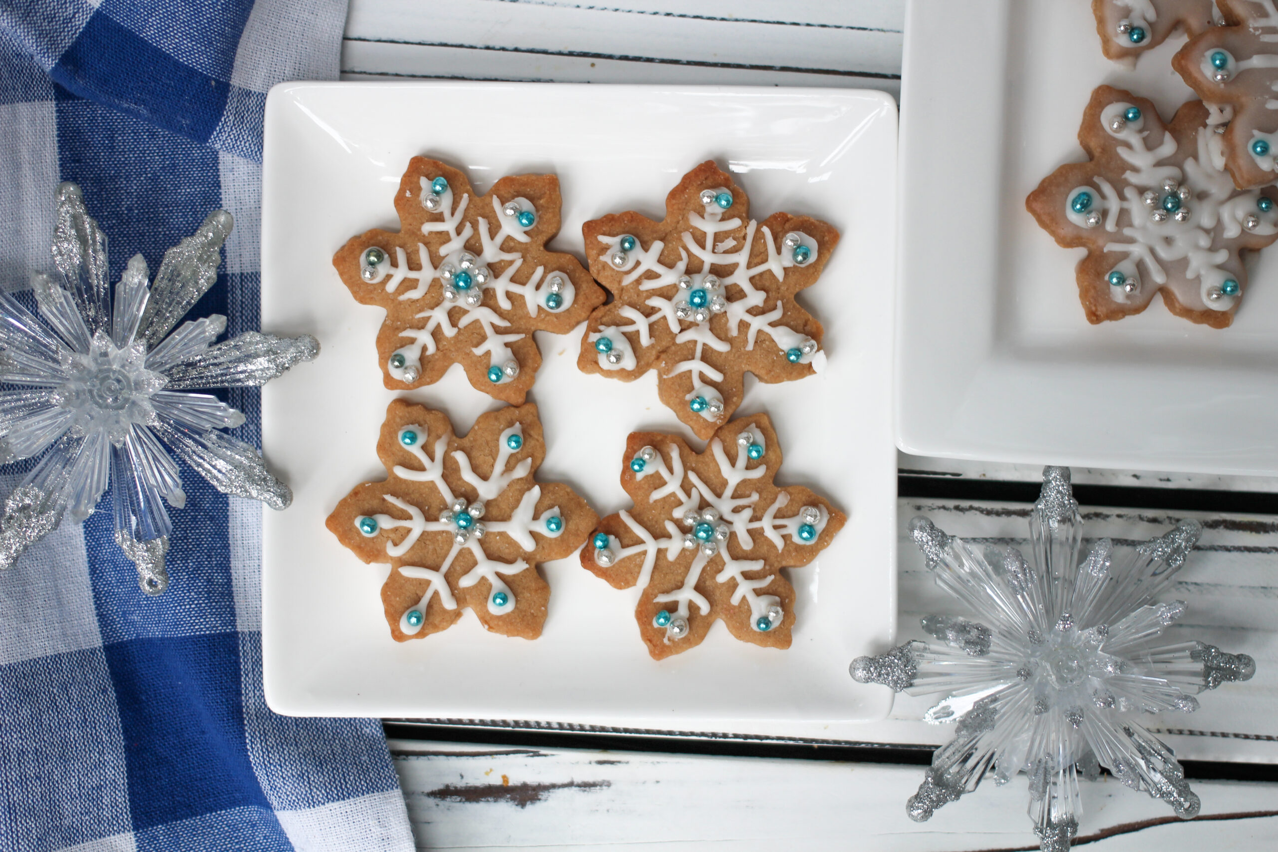 Vegan Maple-Cinnamon-Snowflake-Cookies