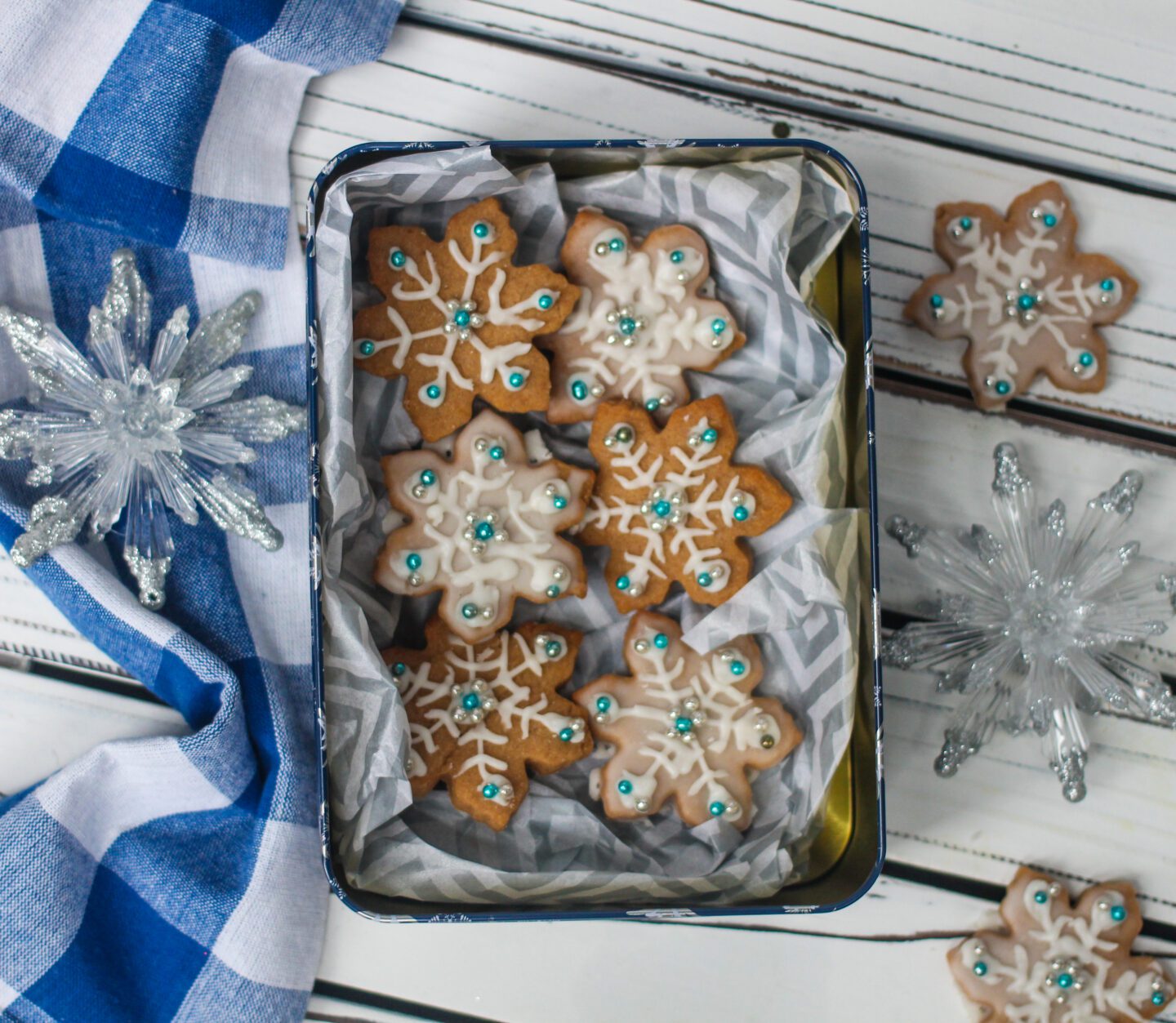 Maple-Cinnamon-Snowflake-Cookies